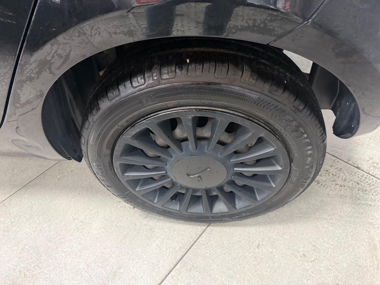 Lancia Ypsilon 1.0 FireFly Hybrid UnYca 69CV Ok Neopatentati