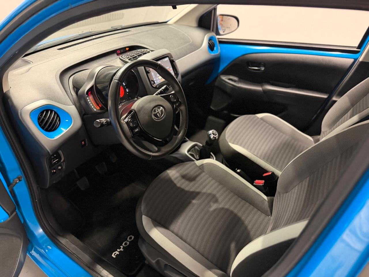 Toyota Aygo Connect 1.0 VVT-i 72 CV 5 porte x-clusiv