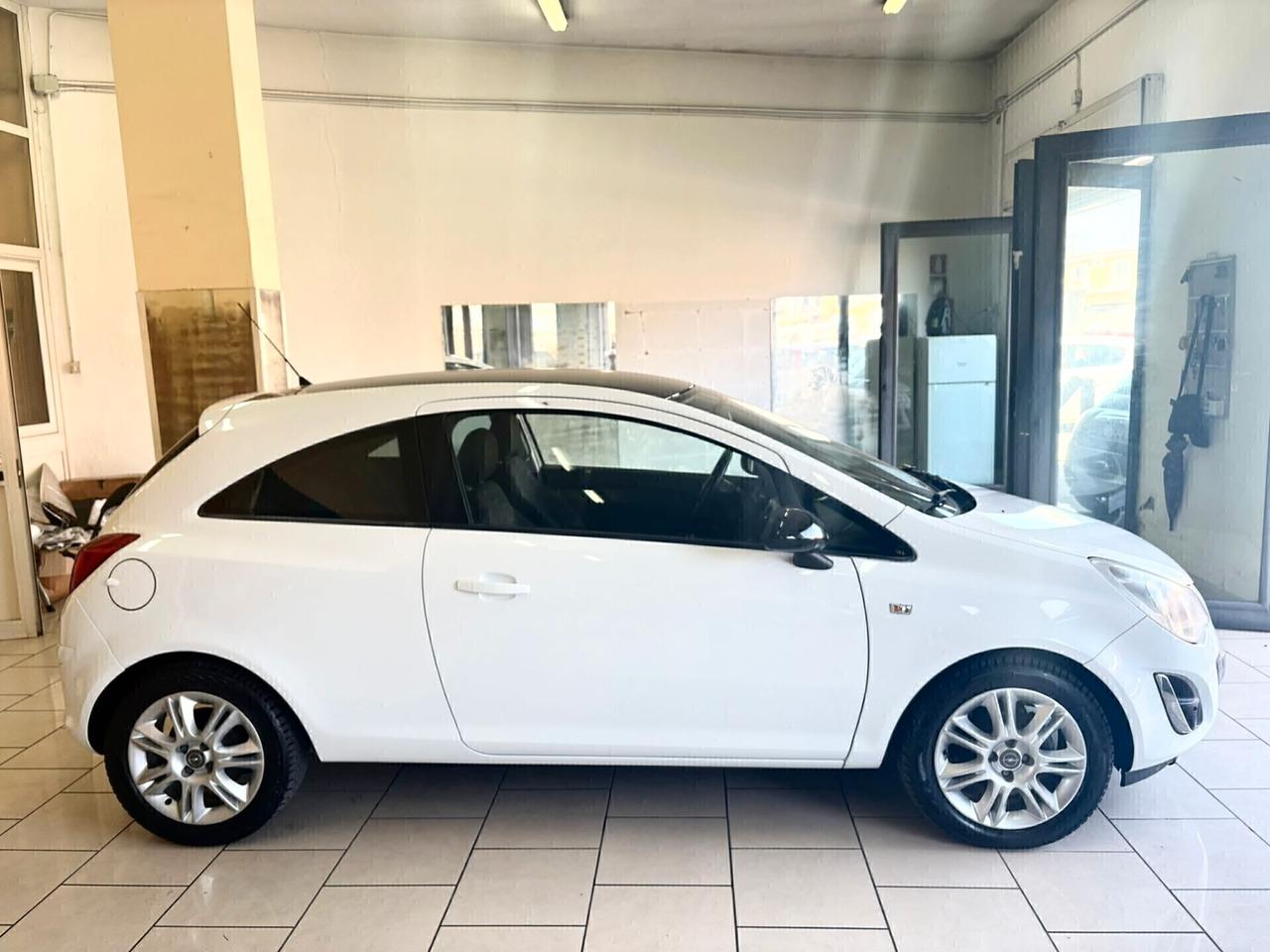 Opel Corsa 1.3 CDTI 95 cv 3 porte B-Color