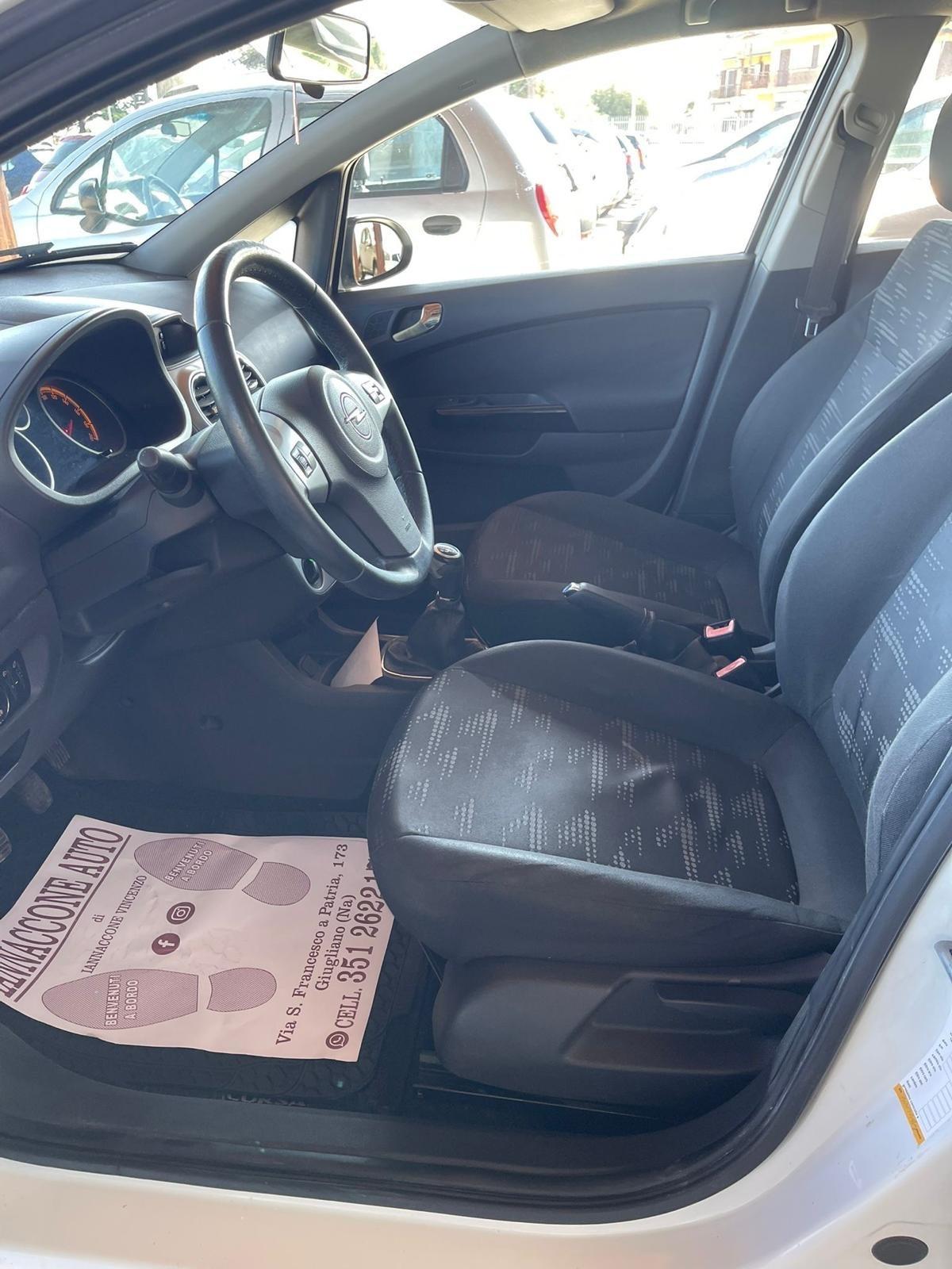 Opel Corsa 1.2 5 porte Cosmo