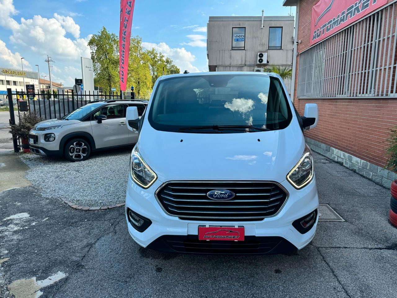 Ford Tourneo Custom 2.0 TDCI 130cv TITANIUM SEDILI GIRABILI 8 POSTI