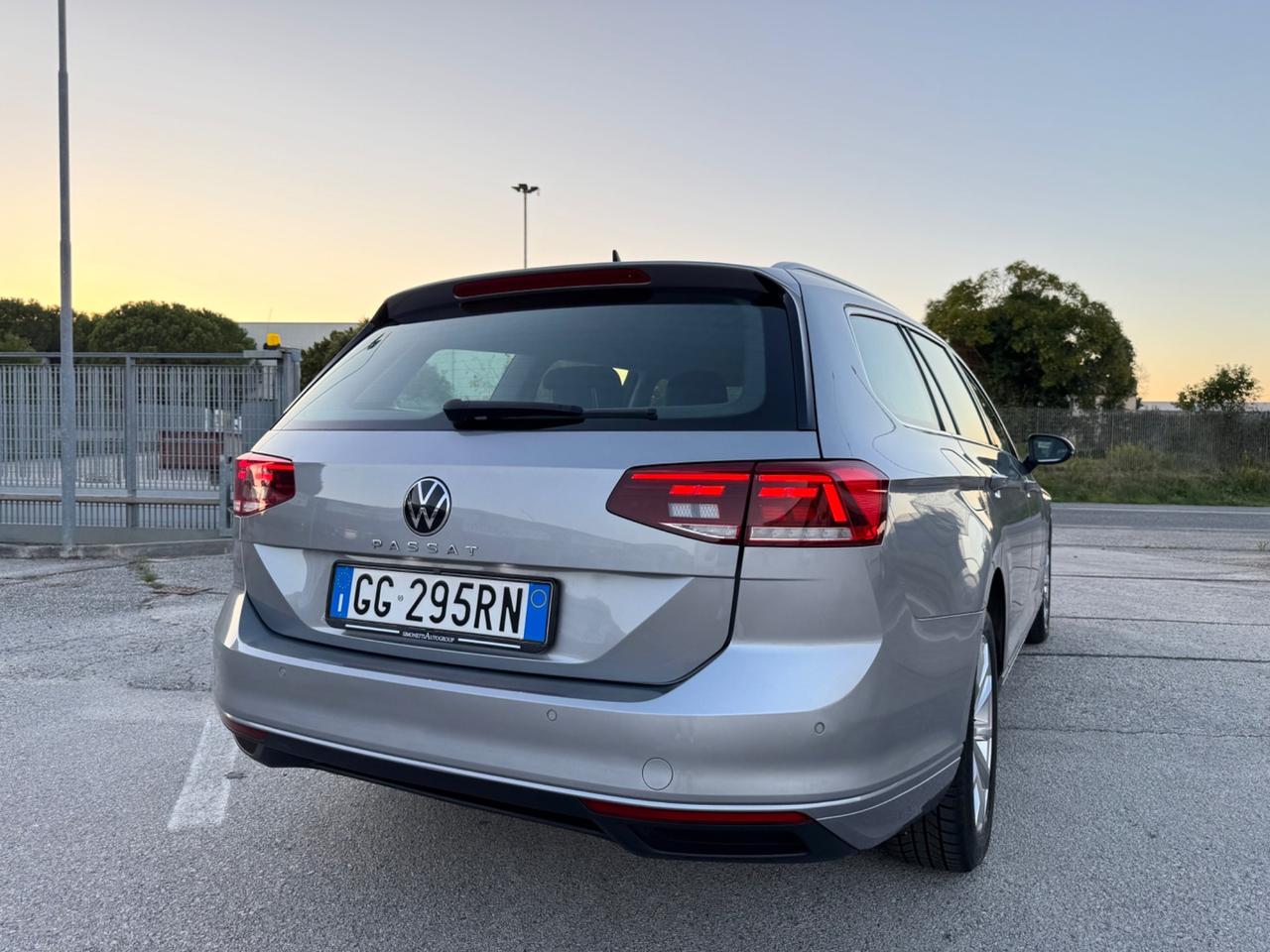 VOLKSWAGEN PASSAT Variant 2.0 Tdi Evo-Led Carplay 17