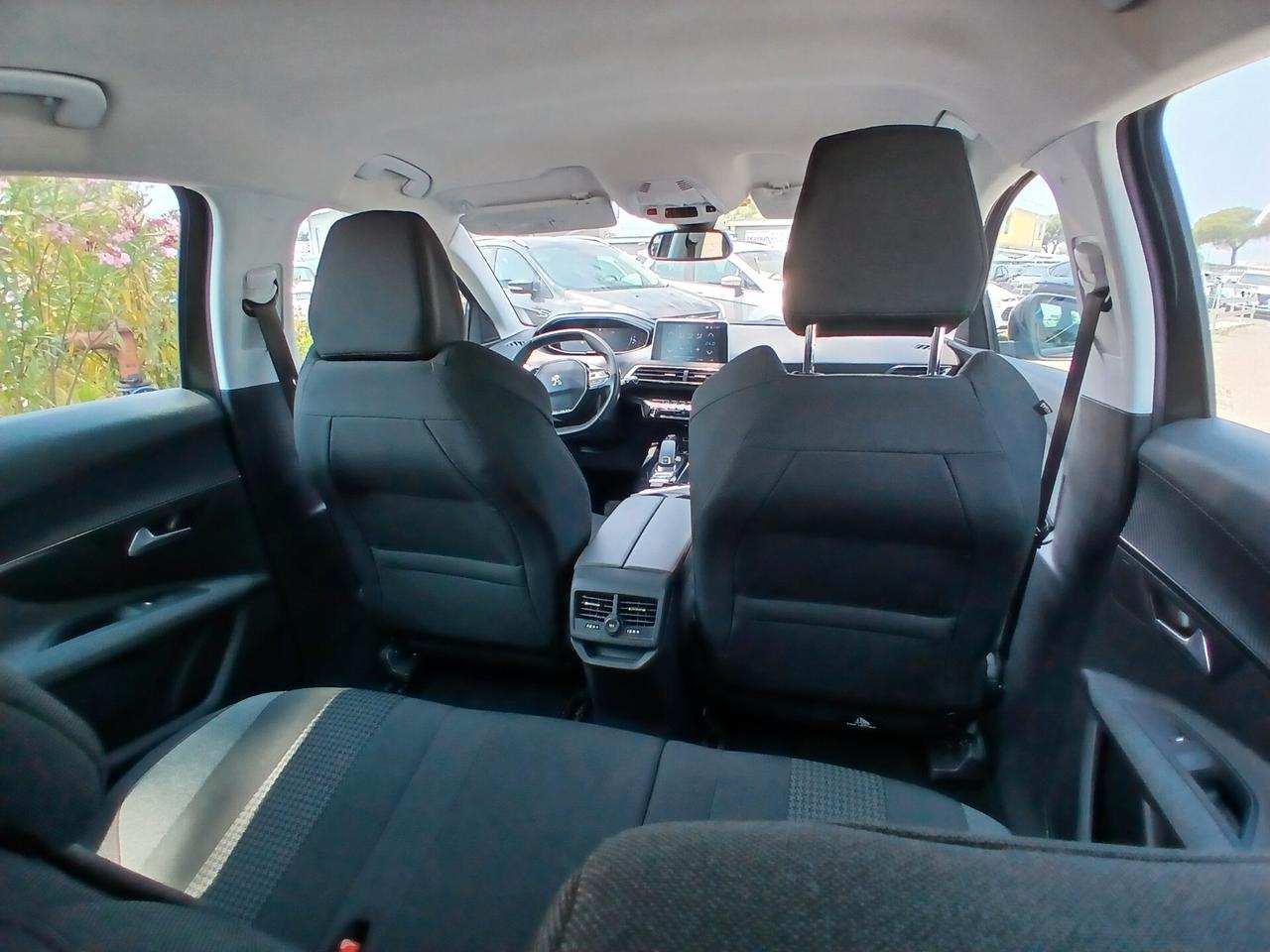 Peugeot 3008 BlueHDi 130 S&S EAT8 Business