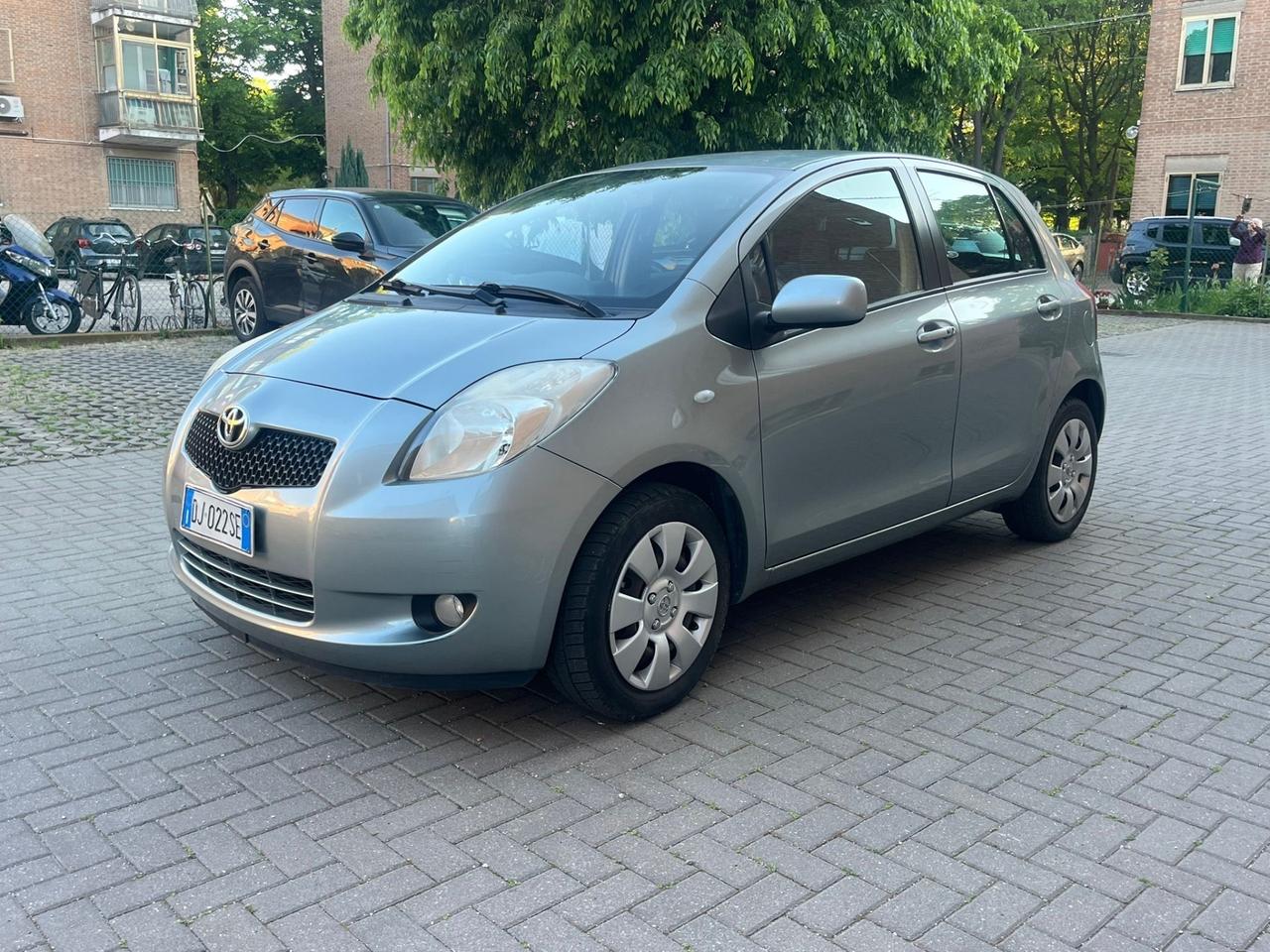 Toyota Yaris 1.0 5 porte