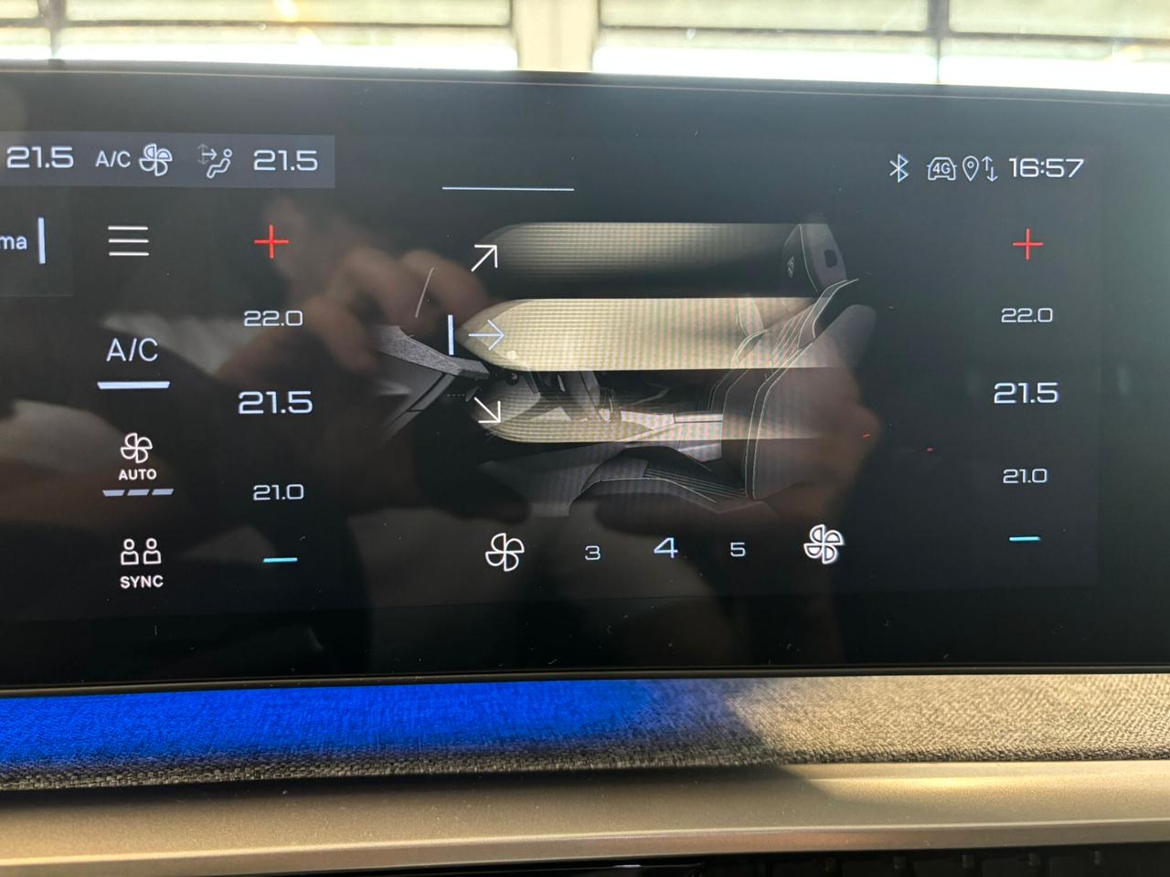 Peugeot 3008 ALLURE Hybrid 145 e-DCS6 SPOTICAR