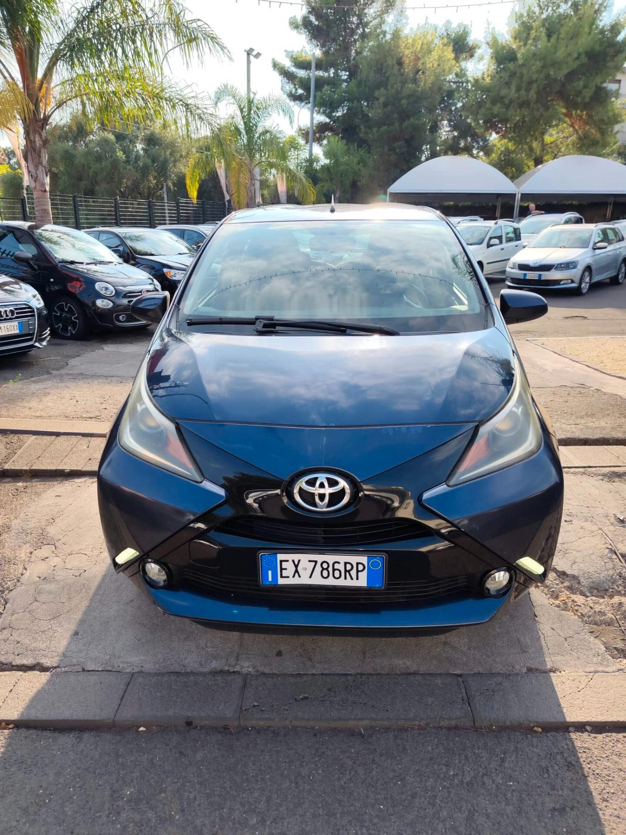 Toyota Aygo 1.0 VVT-i 69 CV 5 porte x-clusiv