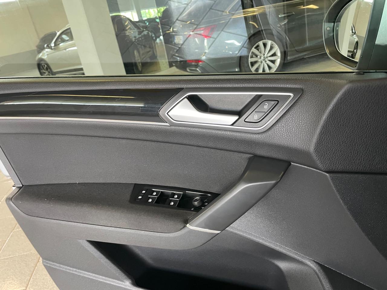Volkswagen Touran 1.6 TDI 115 CV SCR DSG Executive 7 Posti Telec.