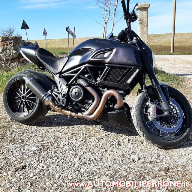 DUCATI Diavel Carbon Black 1200 ABS