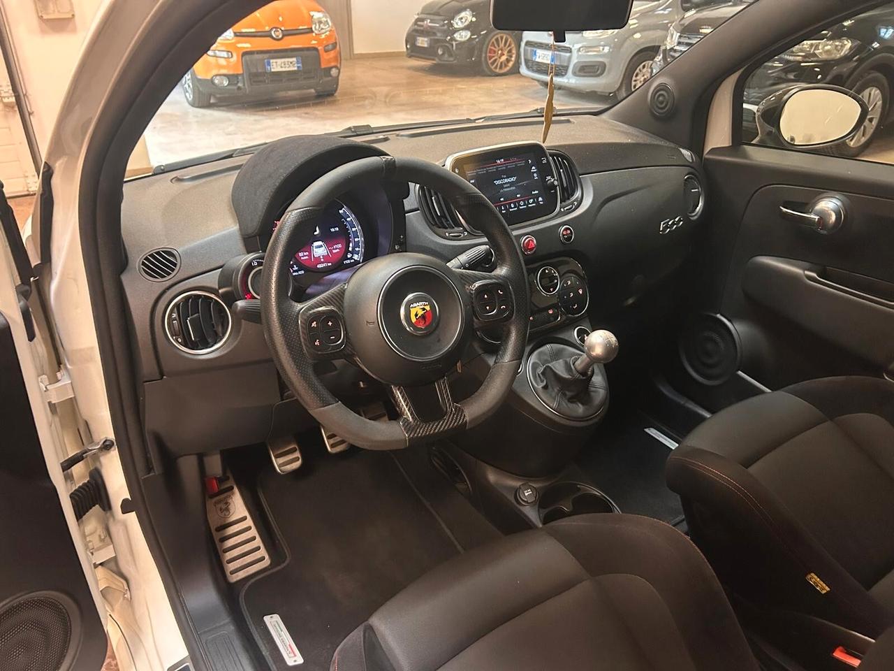 Abarth 695 1.4 Turbo T-Jet 180 CV Esseesse