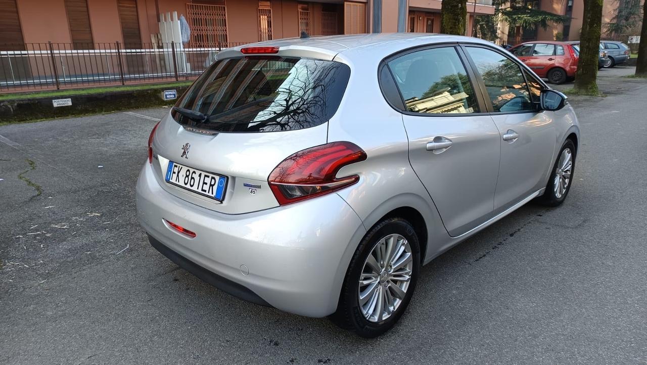 Peugeot 208 PureTech 82 3 porte Allure