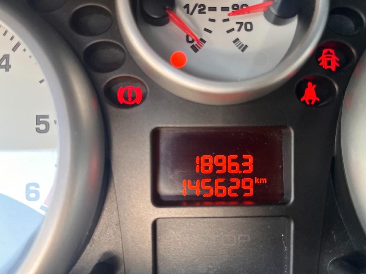 Peugeot 207 1.6 HDi 90CV 5p.
