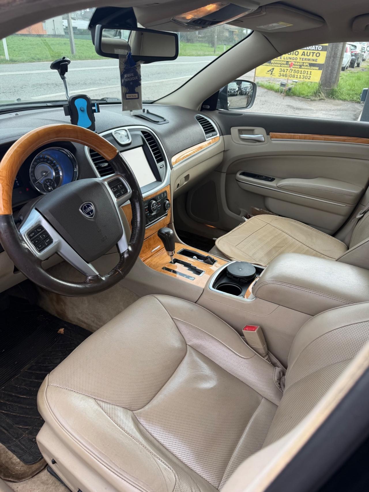 Lancia Thema 3.0 V6 Multijet II 239 CV Executive