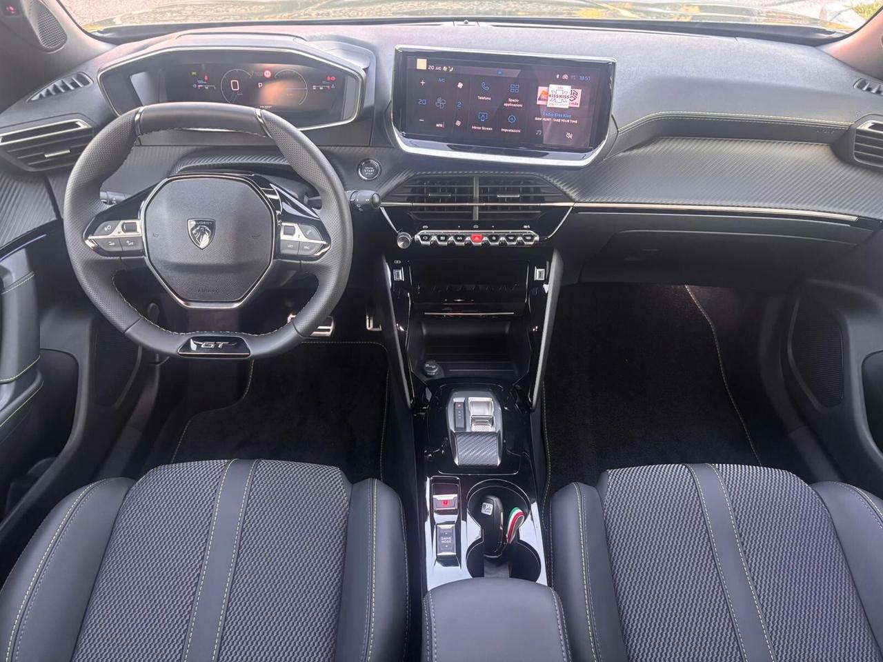 Peugeot 2008 Hybrid 145 e-DCS6 GT KM 0
