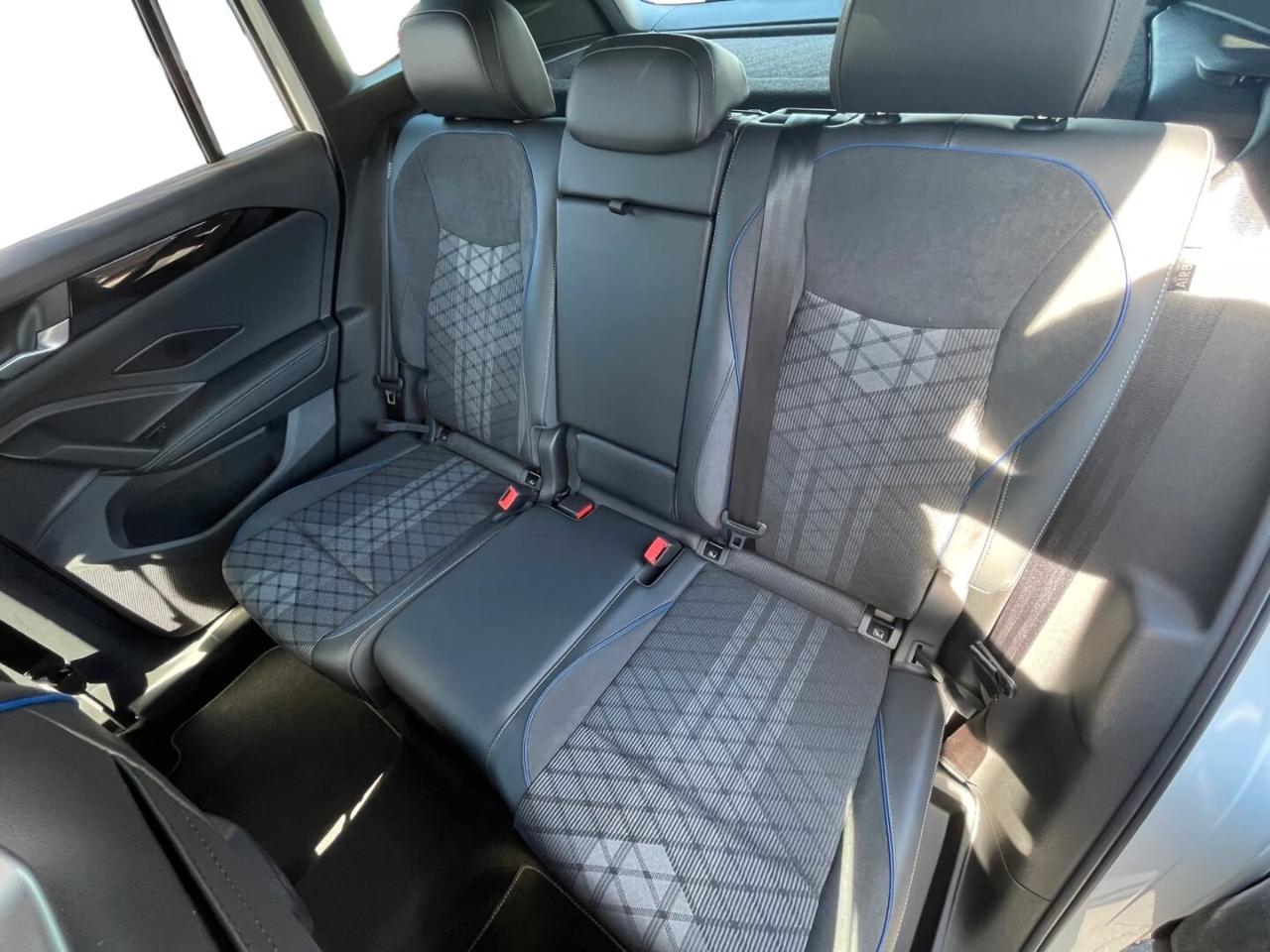 VOLKSWAGEN*TIGUAN*R-LINE*2.0*TDI*150CV*DSG*MATRIX*NAVI*KAMERA*360°*APP*19"*