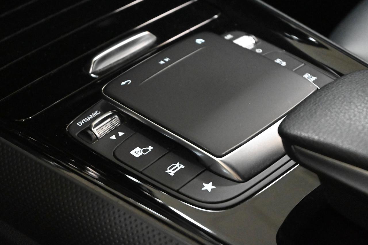 MERCEDES GLA (H247) GLA 250 e hybrid E...