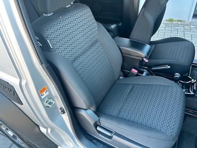 Suzuki Jimny 1.5 5MT Top