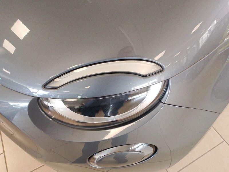 FIAT 500e 500 Nuova 500 Hatchback My23 La Nuova 500 - 320 Berlina