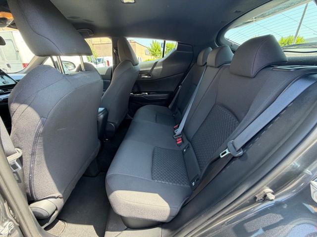 TOYOTA C-HR 1.8 Hybrid E-CVT Business