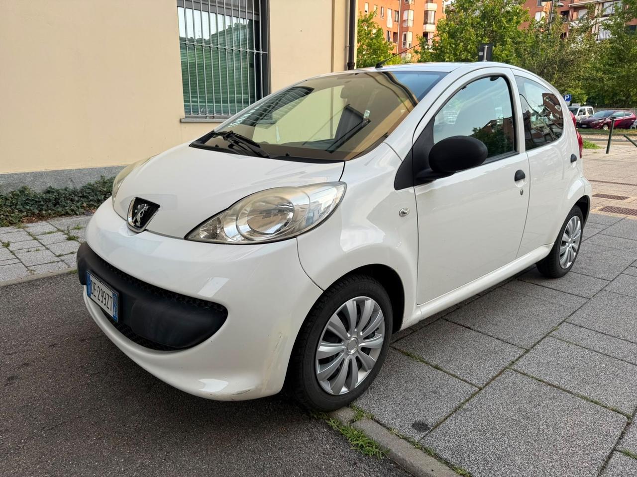 Peugeot 107 1.0 68CV 3p. Sweet Years 2Tronic