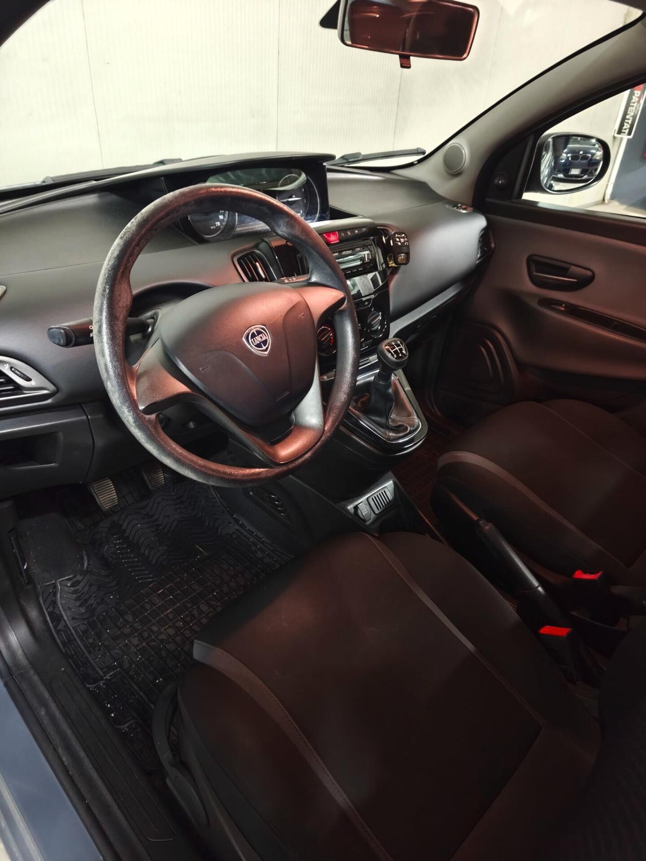 Lancia Ypsilon 1.3 MJT 16V 95 CV 5 porte Platinum