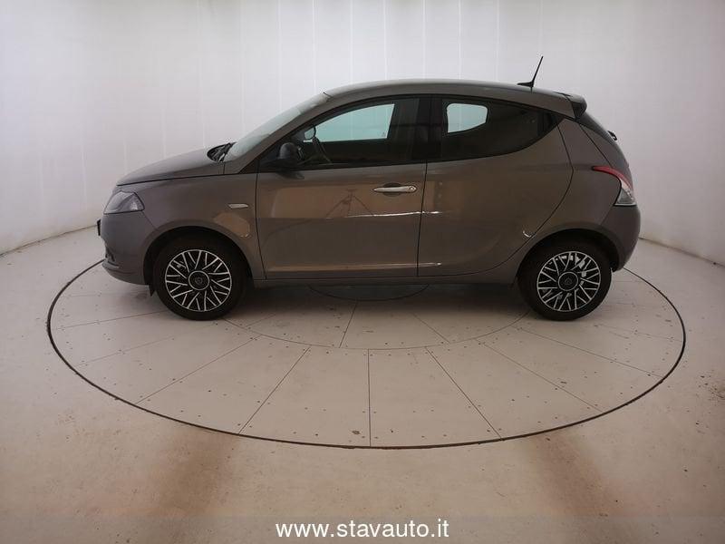 Lancia Ypsilon 1.0 HYB PLAT