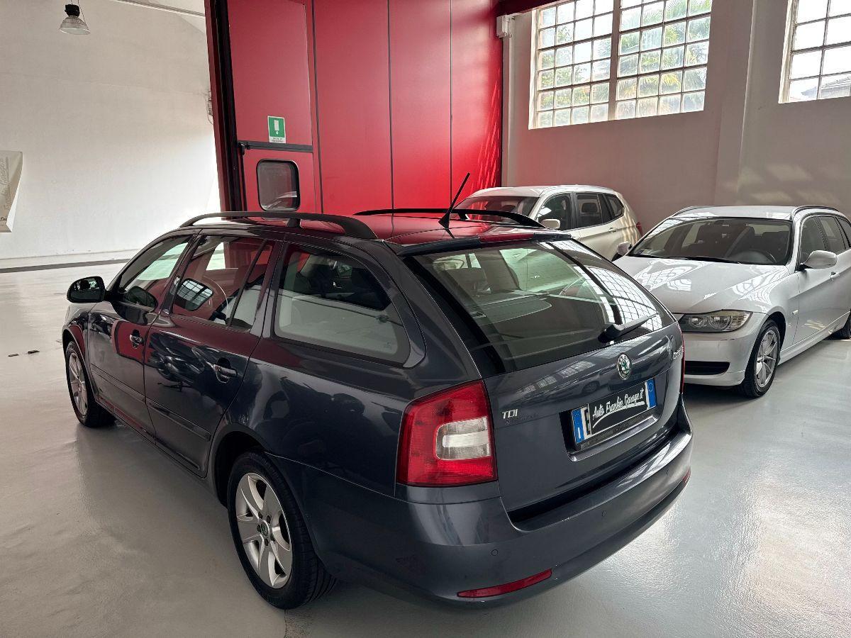 SKODA - Octavia - 1.6 TDI CR F.AP. Elegance