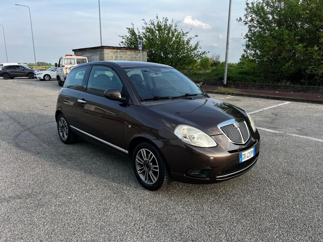 Lancia Ypsilon 1.4 Platino Ecochic GPL