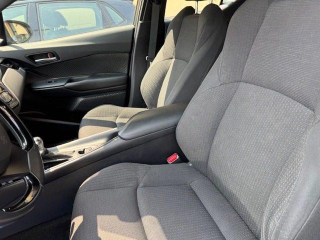 TOYOTA C-HR 1.8 Hybrid E-CVT Business