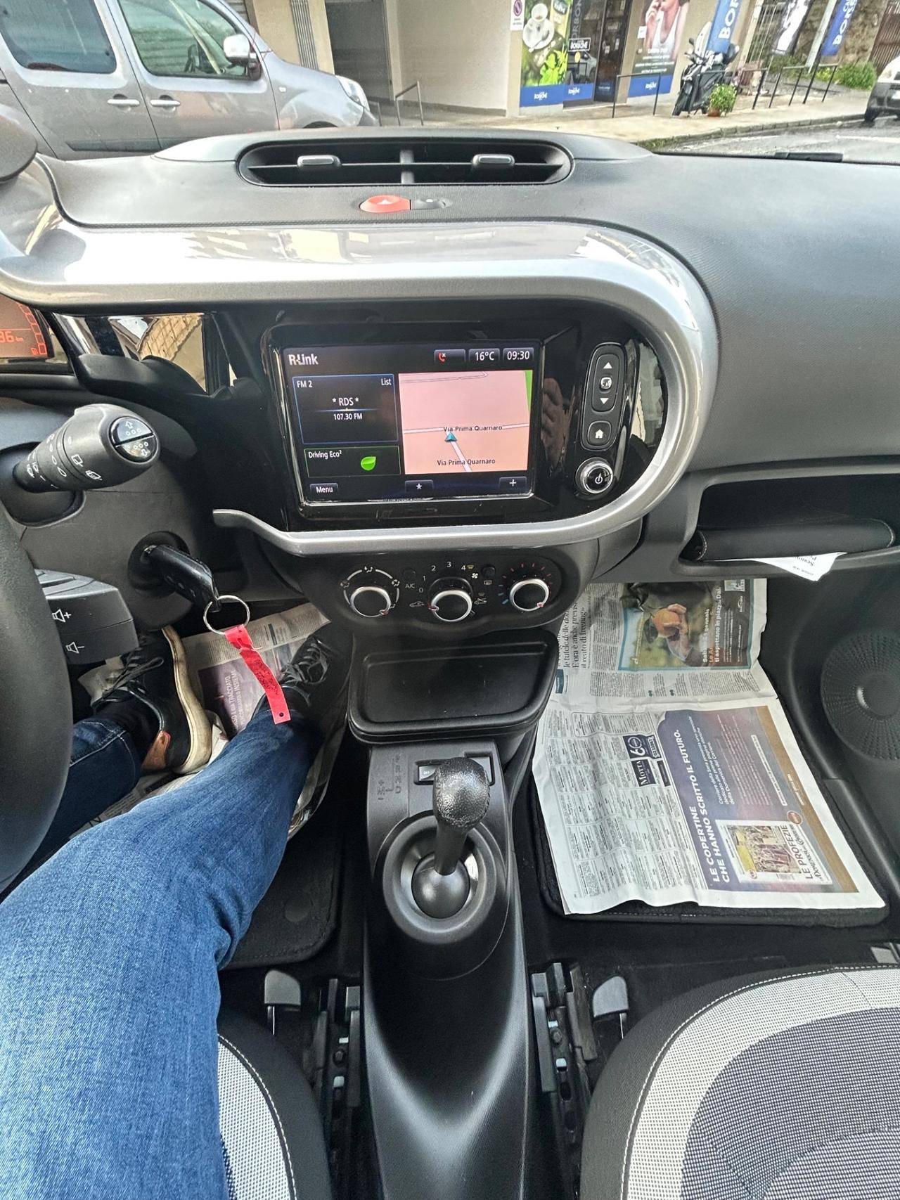 Renault Twingo SCe EDC La Parisienne