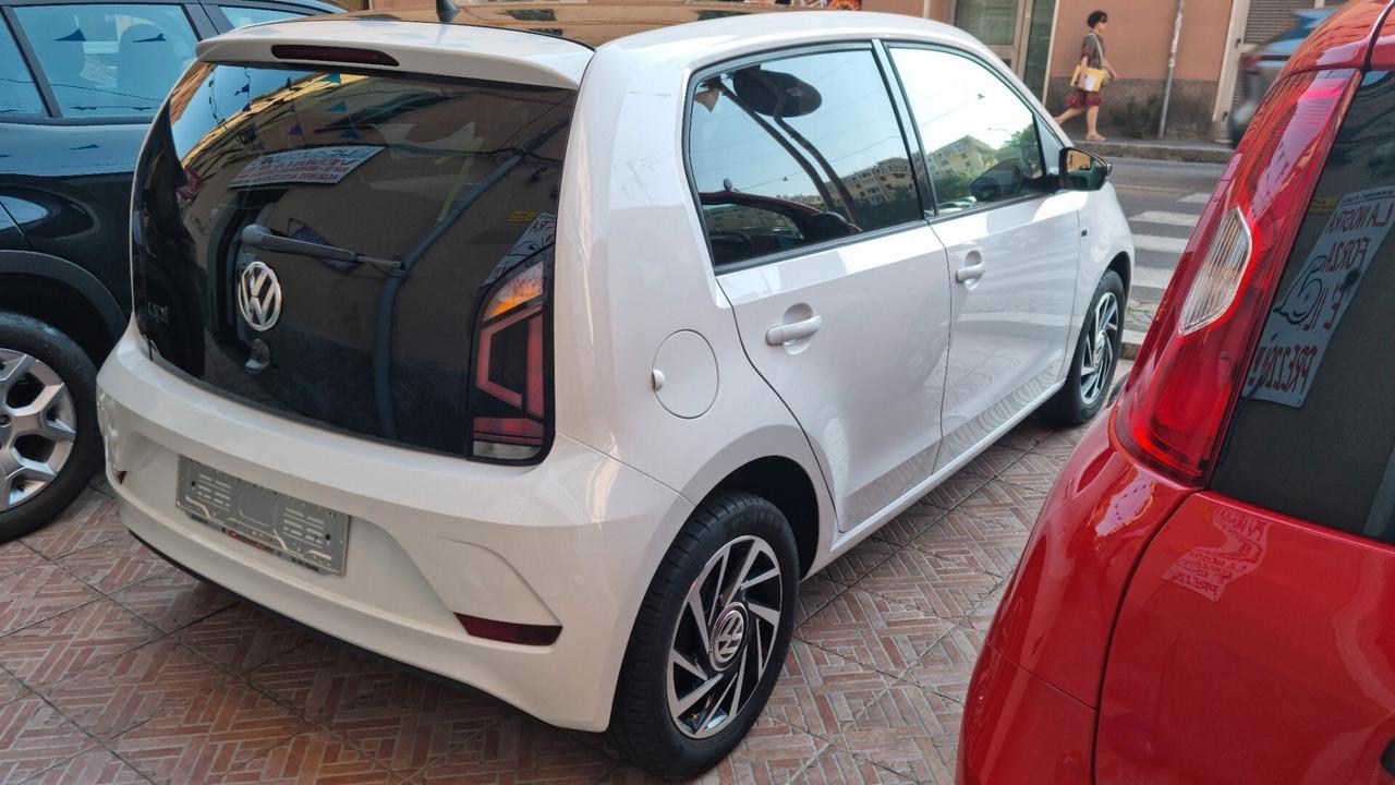 Volkswagen up! 1.0 75 CV 5p. move up! BlueMotion Technology ASG