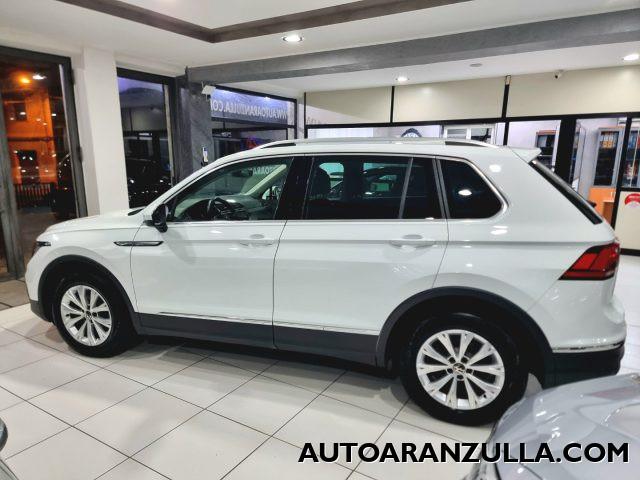 VOLKSWAGEN Tiguan NEW 2.0 TDI 150CV SCR DSG Life Navi - Fari a Led