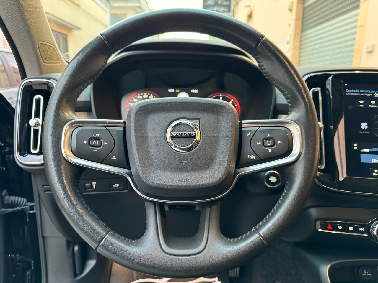 VOLVO XC40 GEARTRONIC AWD D3 2.0 150CV PELLE NAVI ANNO 2019