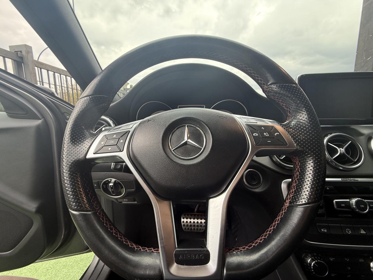 GLA 220 CDI AUTOMATIC PREMIUM AMG 4MATIC