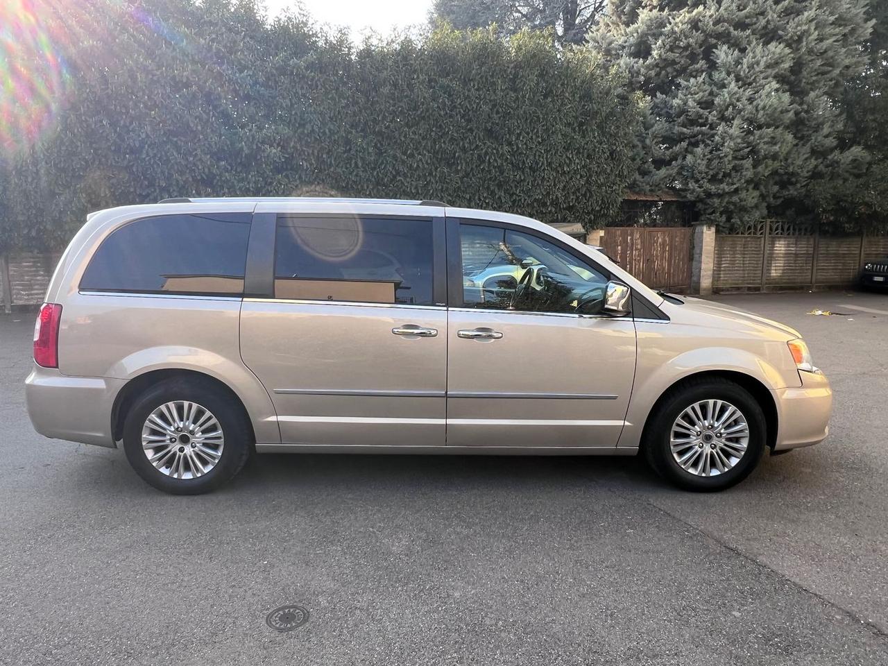 Lancia Voyager 2.8 D Platinum #9528