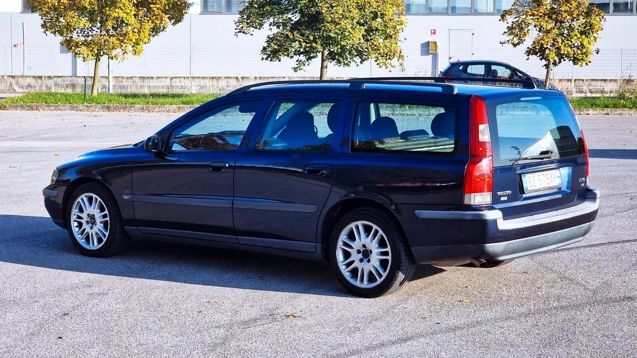 Volvo V70/XC70 V70 2.4 D5 20V cat