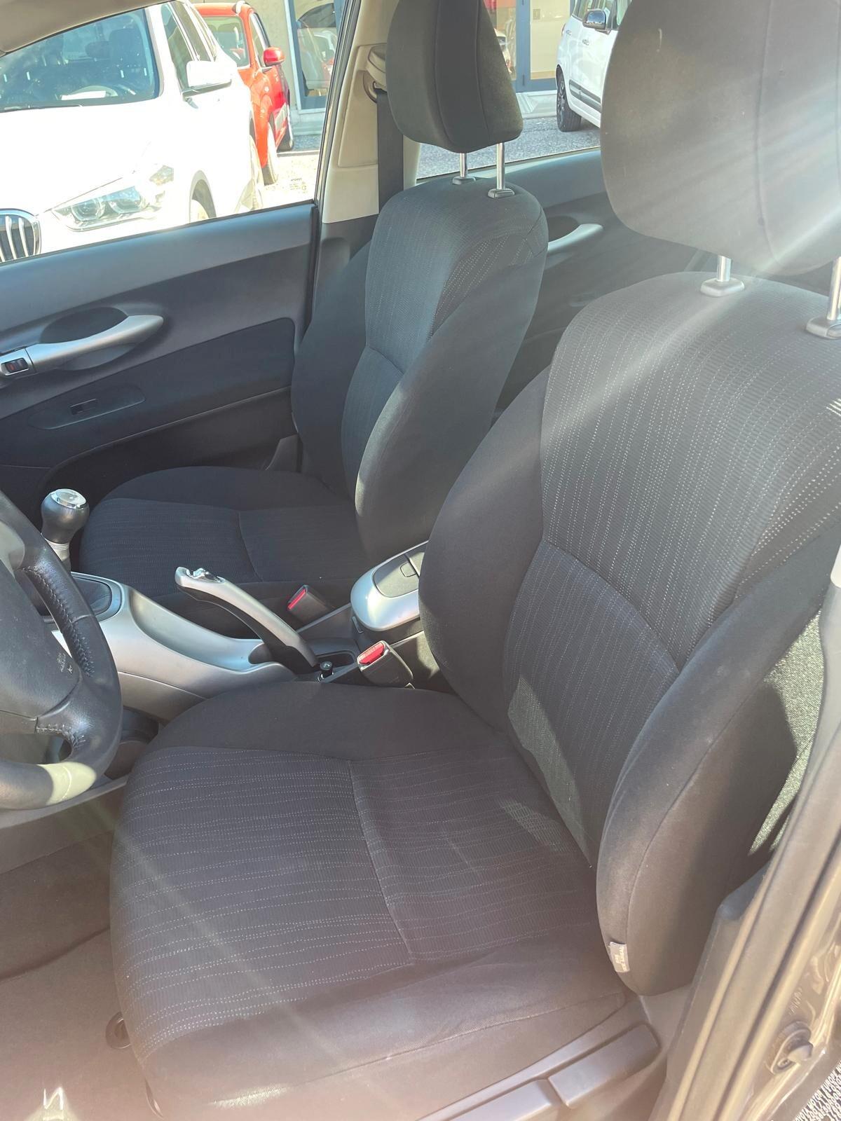 TOYOTA AURIS 1.4 D-4D 90 CV – UNICO PROPRIETARIO – TAGLIANDI TOYOTA