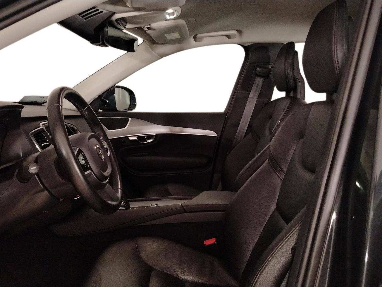 Volvo XC90 2.0 b5 Momentum awd