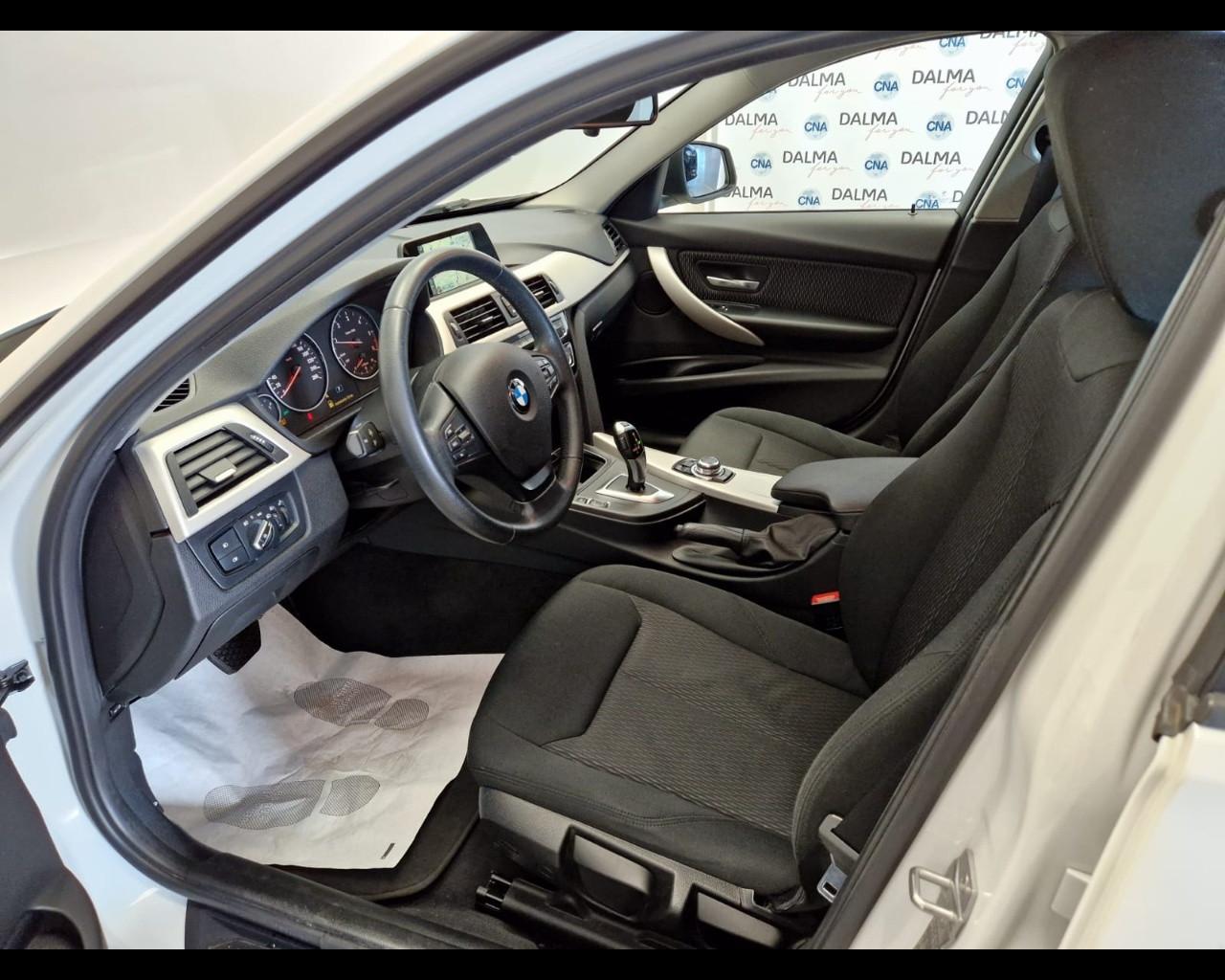 BMW Serie 3 F/30-31-34-80 - 318d Touring auto