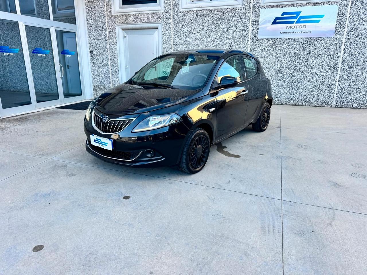 Ypsilon 1.0 FireFly 5 porte S&S Hybrid Silver
