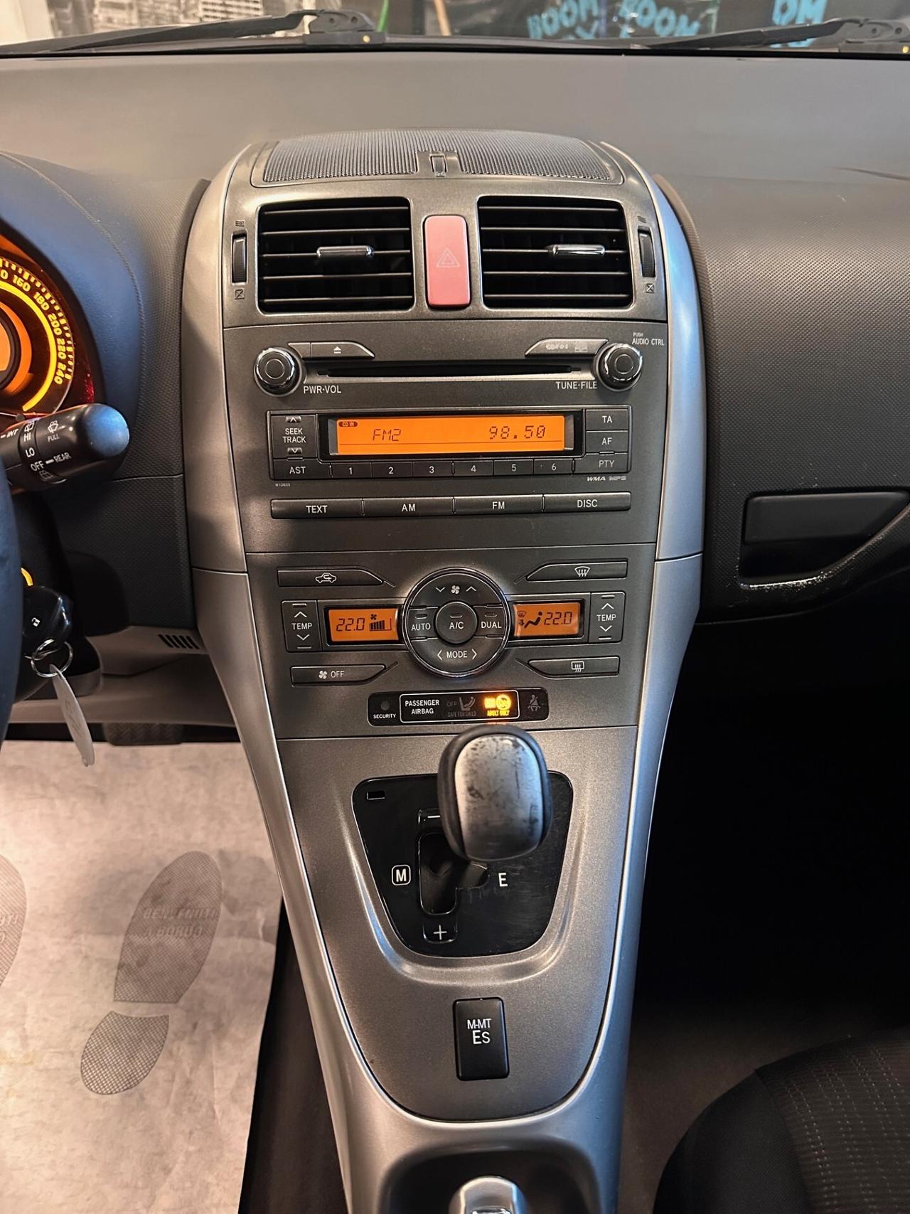 TOYOTA AURIS 1.6 BENZINA AUTOMATICA (64000KM)
