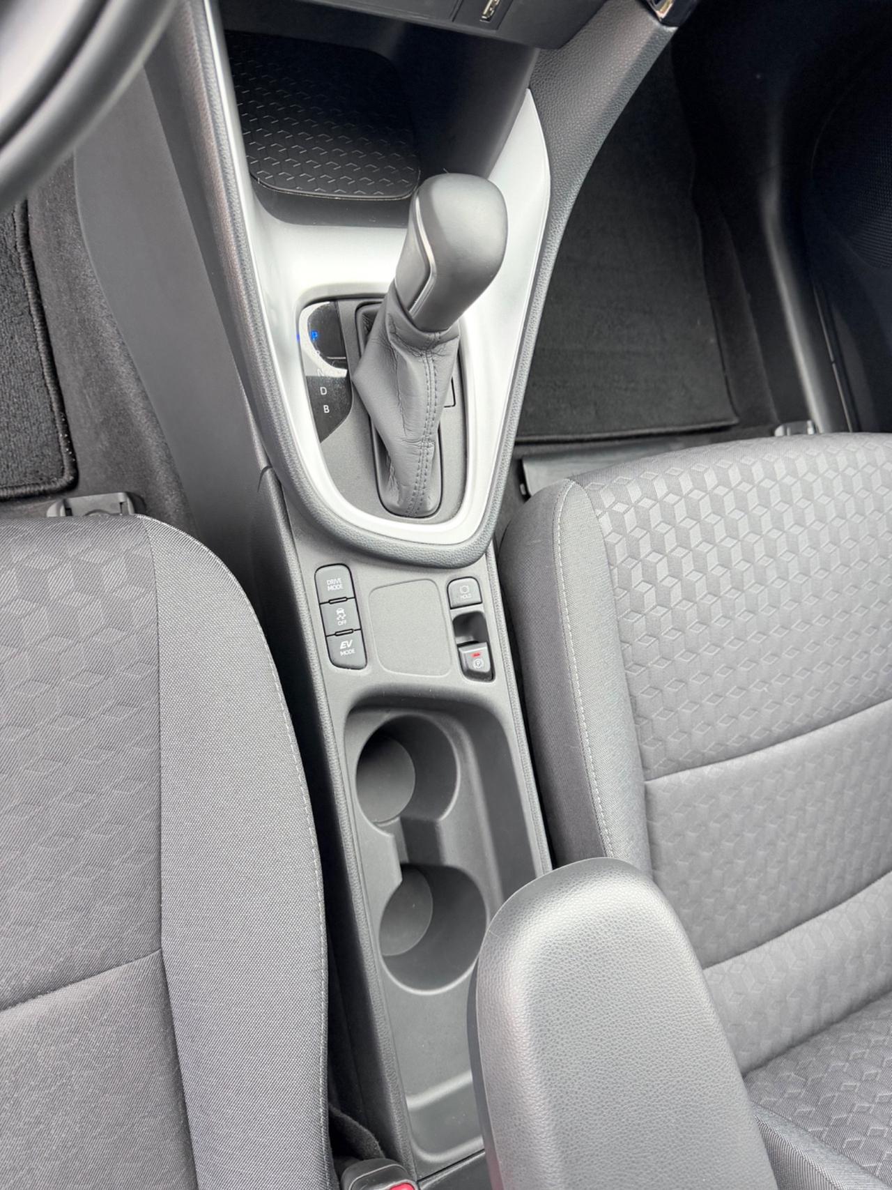 Toyota Yaris 1.5 Hybrid 5 porte Business