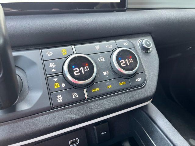 LAND ROVER Defender 110 3.0D I6 200CV AWD AUTO S TOTAL BLACK