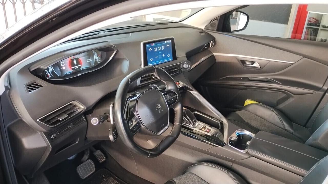 Peugeot 5008 BlueHDi 120 S&S Allure