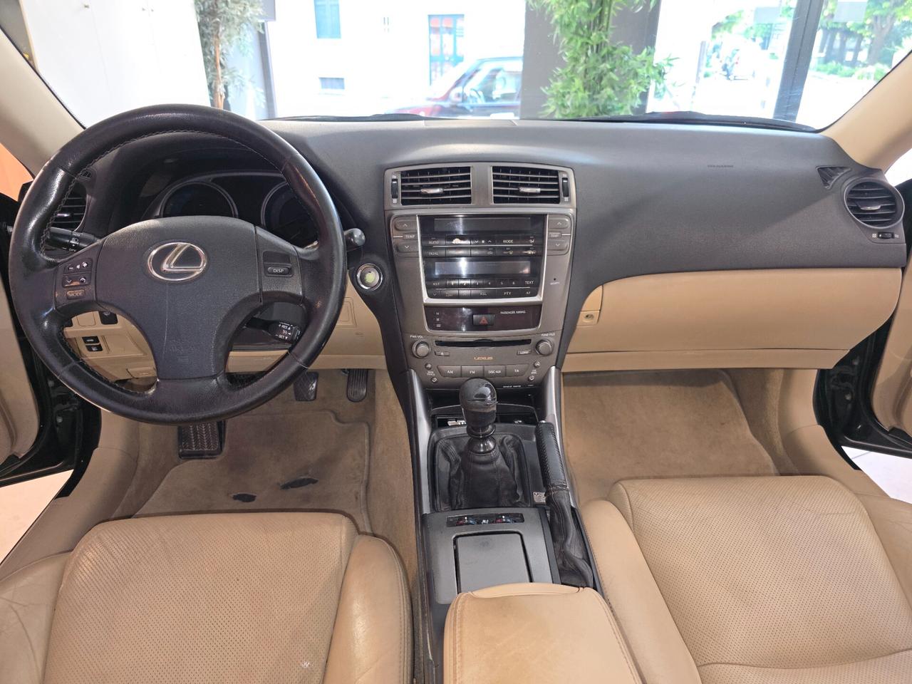 Lexus IS 220d