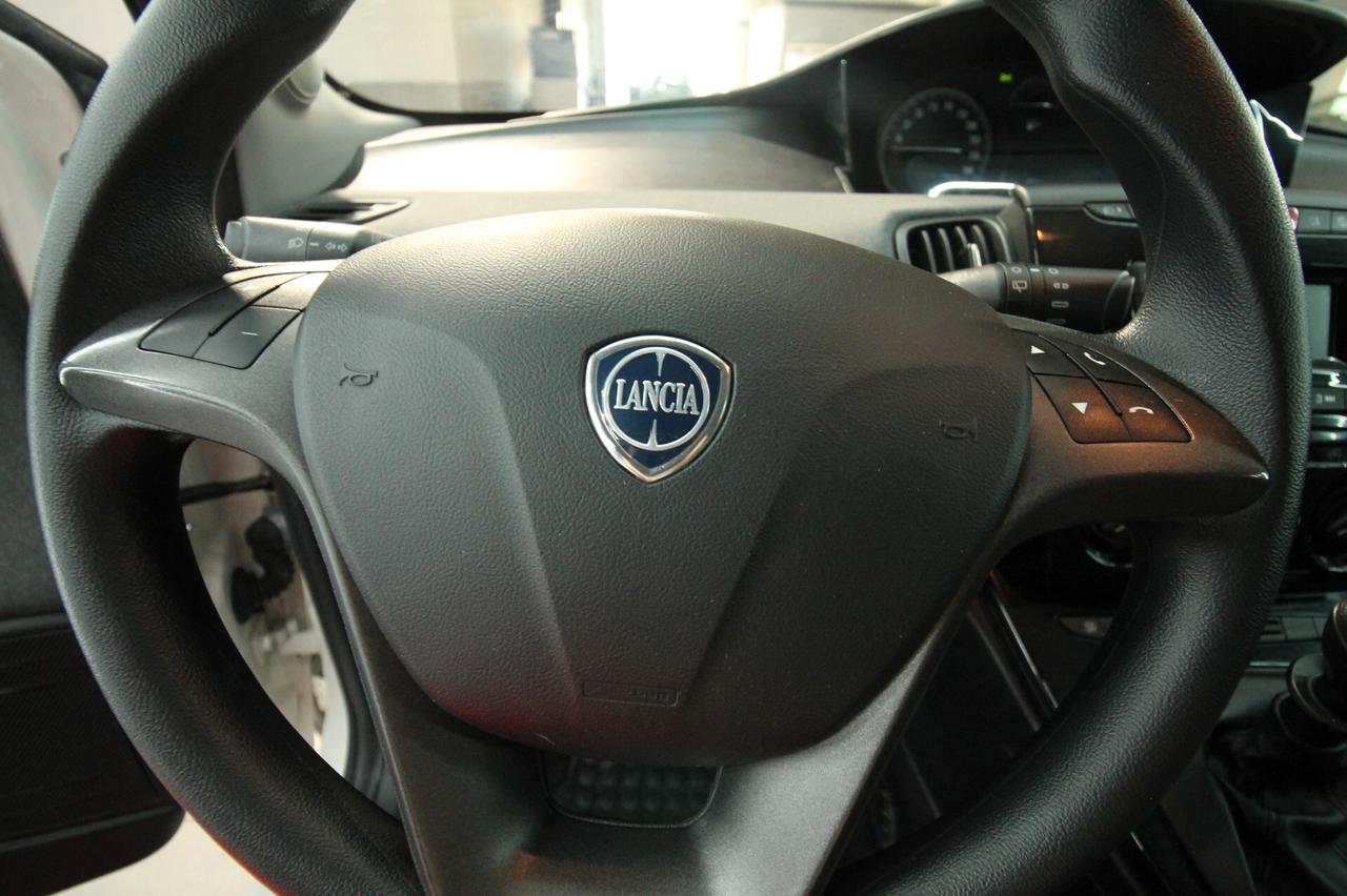 LANCIA YPSILON 1.0 70 CV HYBRID SILVER