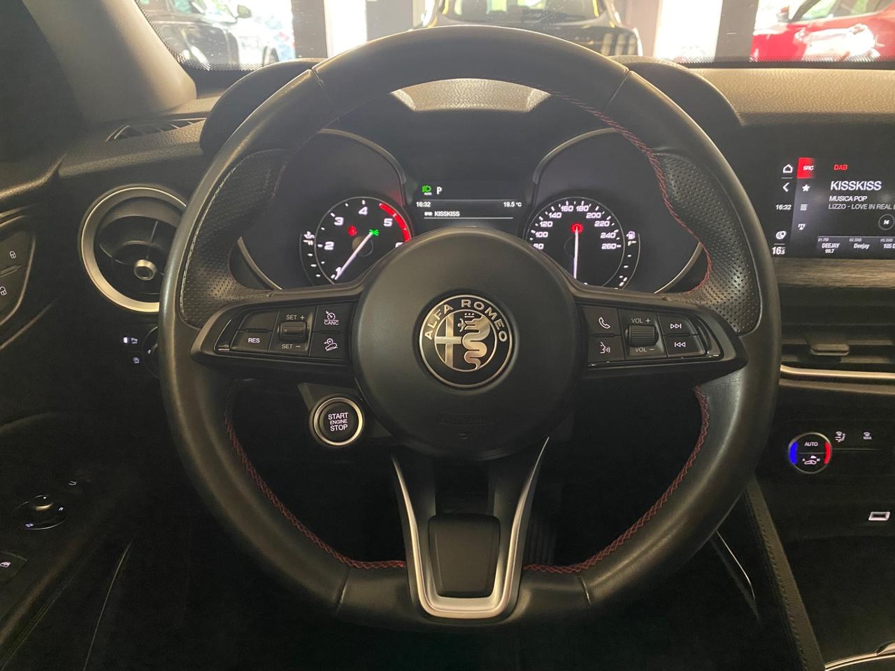 Alfa Romeo Stelvio 2.2 Versione "Rosso Edizione" Aziendale