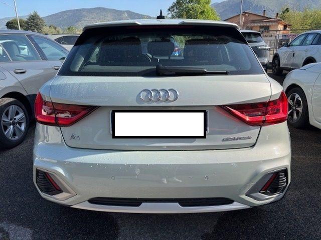 AUDI A1 allstreet 30 TFSI Identity Contrast