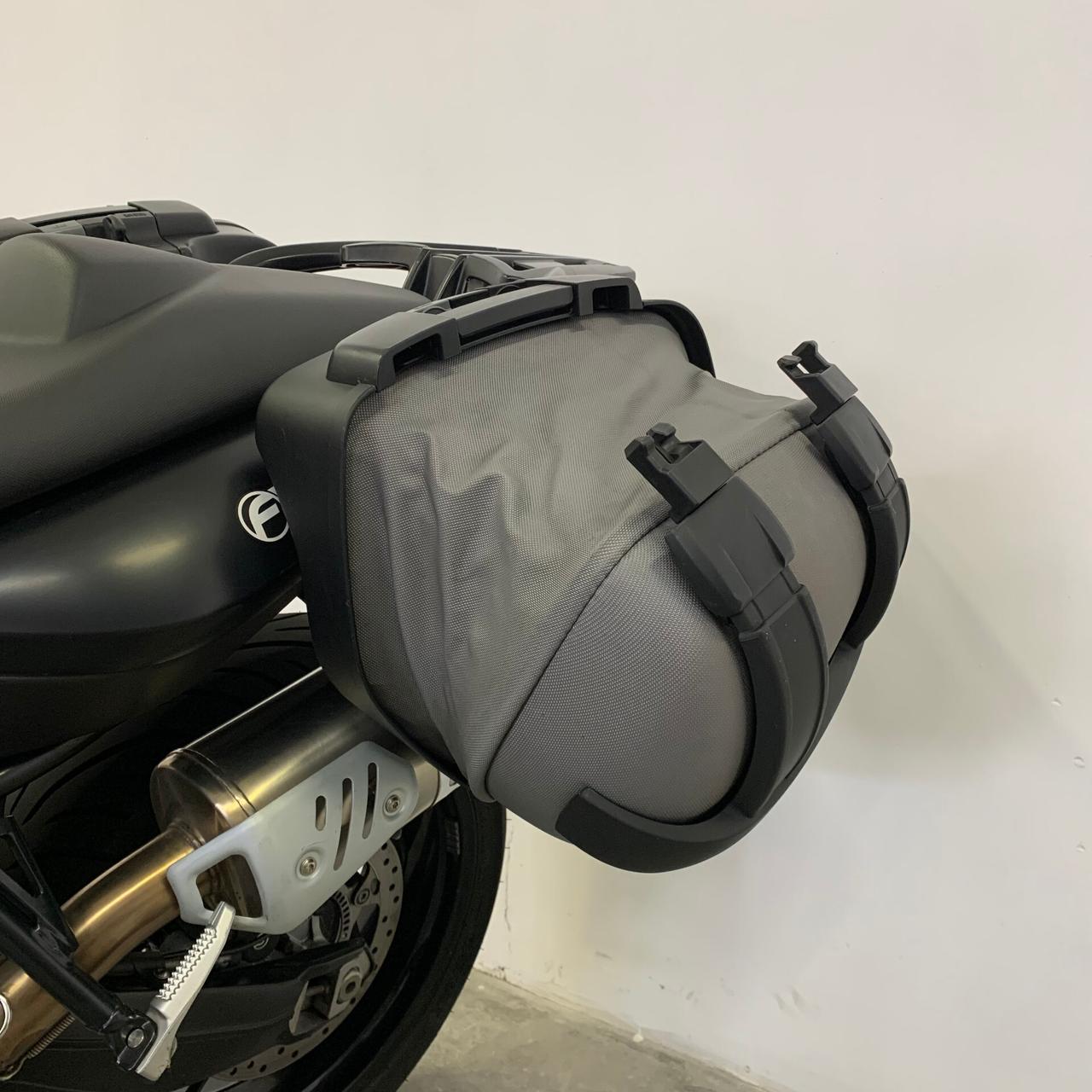 Bmw F 800 R - Borse laterali Manopole riscaldate Doppio cupolino etc