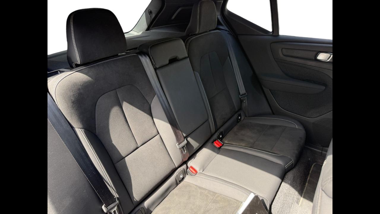 VOLVO XC40 Core B3 AUT
