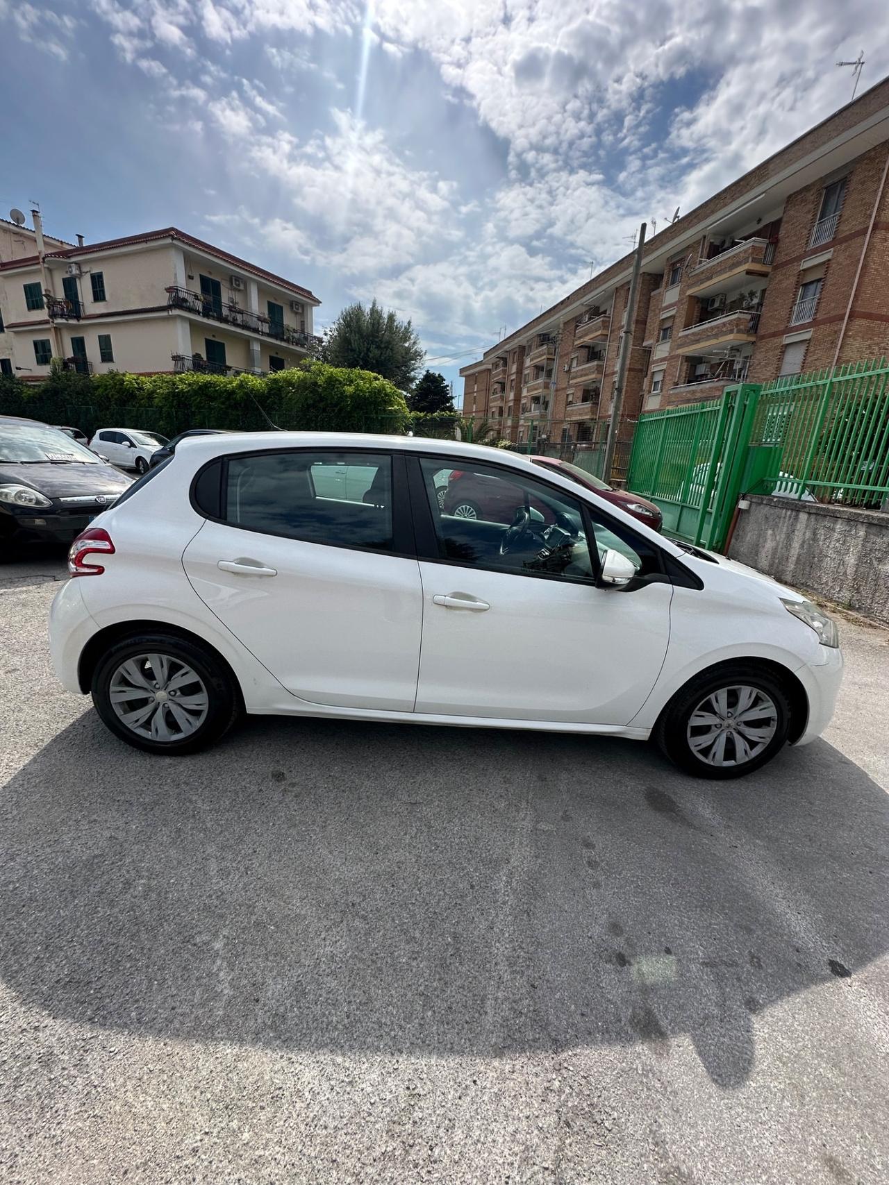 Peugeot 208 1.4 HDi 68 CV 5 porte Access